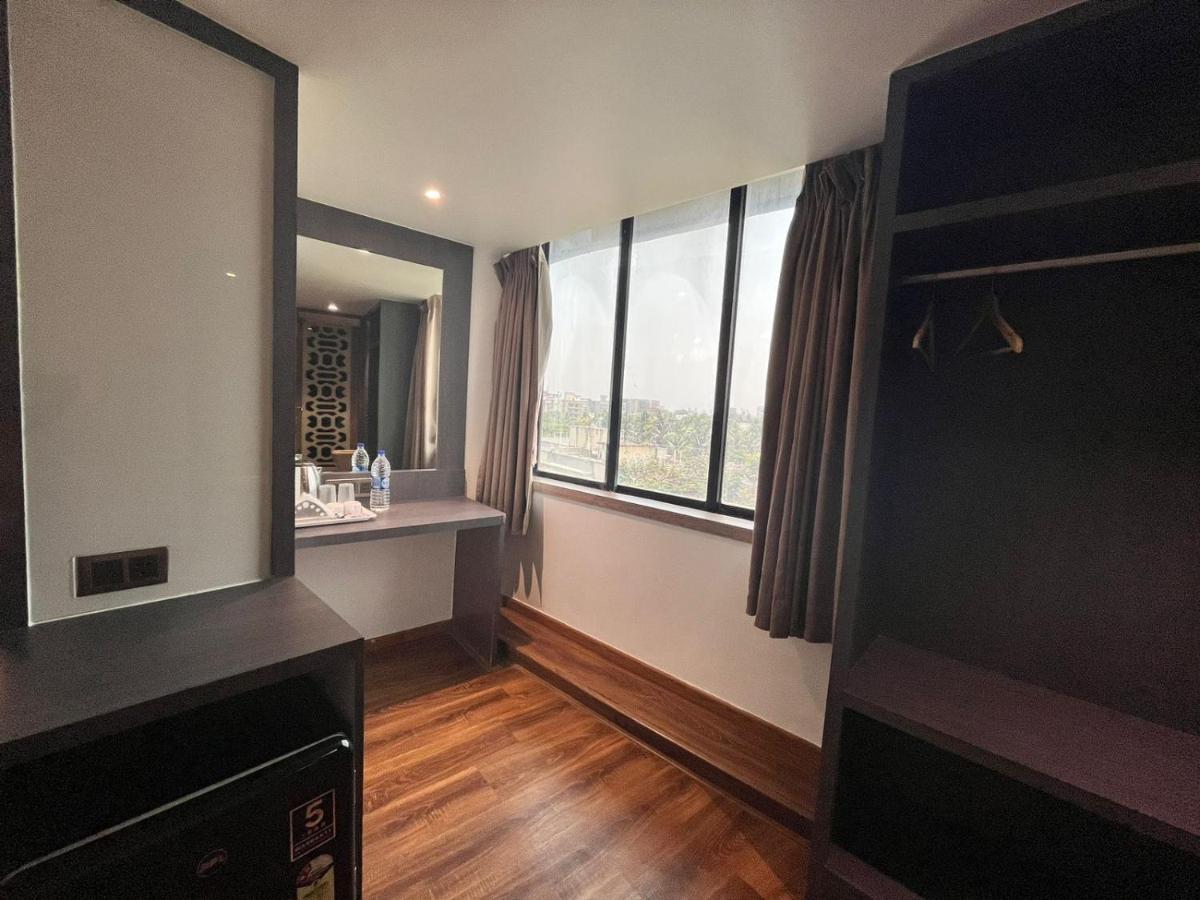 Hotel Pacific By Bestays Mumbai Luaran gambar